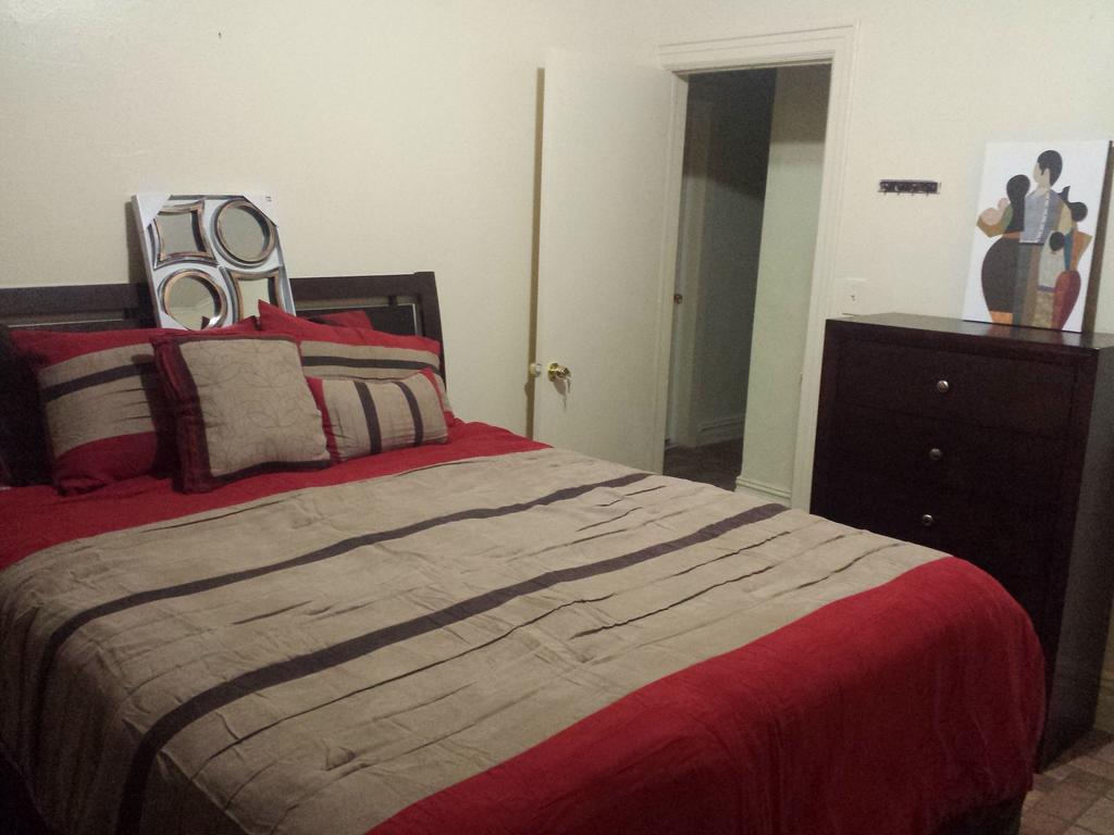 Studio, One And Two Bedroom Apartments - Bronx New York Bilik gambar
